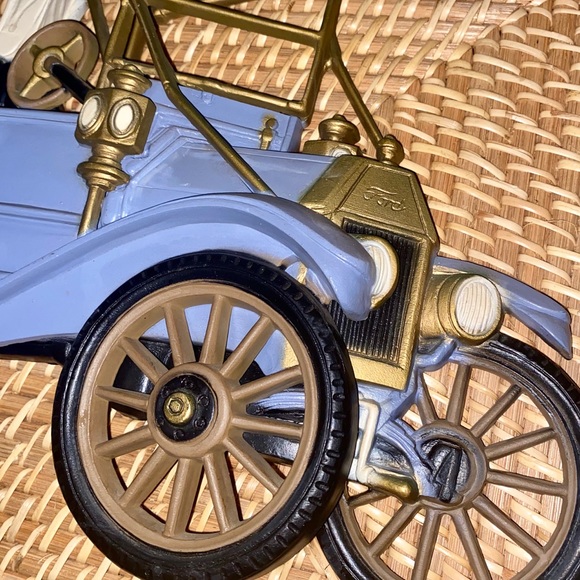 1977 BURWOOD PRODUCTS 18" X 11 1/2" FORD CAR - Picture 4 of 8